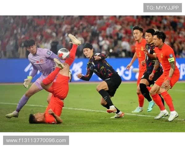 中国足球队备战世预赛大名单公布 新星崭露头角 老将重返阵容 中国足球队备战世预赛大名单公布 新星崭露头角 老将重返阵容