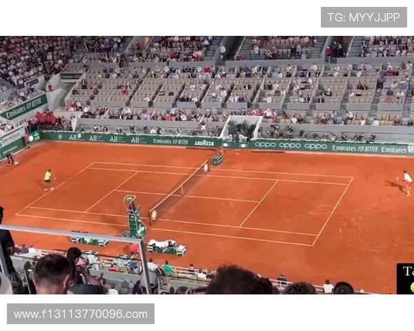 网球赛场风云再起 德约科维奇与纳达尔激战进入决胜局 网球赛场风云再起 德约科维奇与纳达尔激战进入决胜局