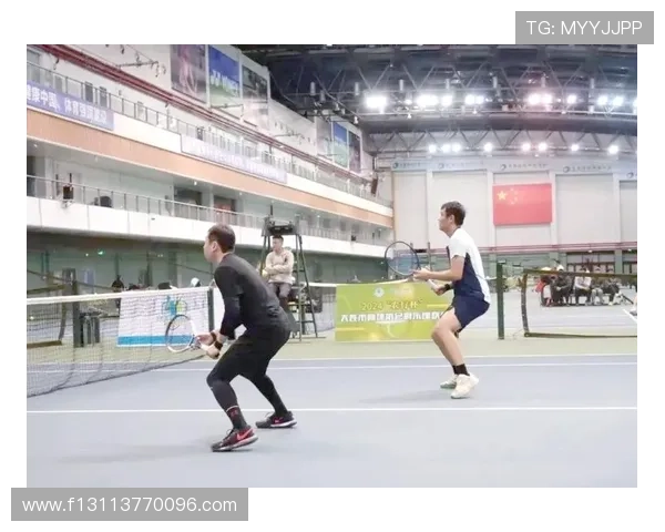 网球赛场风云再起:新星崛起与老将对决,赛事激战正酣 网球赛场风云再起:新星崛起与老将对决,赛事激战正酣