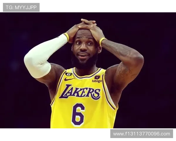 詹姆斯突破历史得分纪录带领湖人逆转勇士勇猛表现引爆全场热议