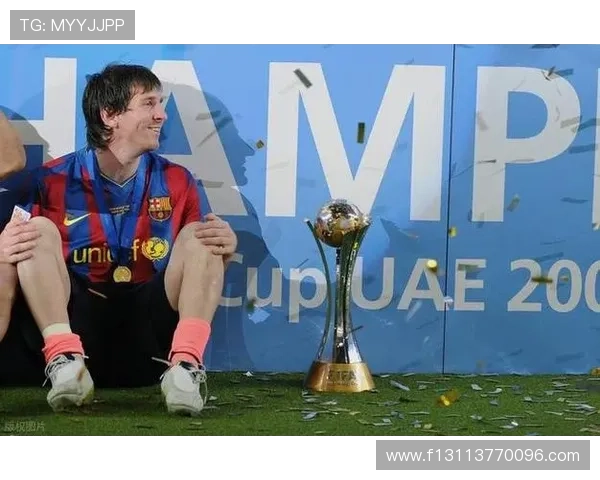 梅西离开巴萨后首次回到诺坎普,现场球迷热烈欢迎与深情致敬 梅西离开巴萨后首次回到诺坎普,现场球迷热烈欢迎与深情致敬